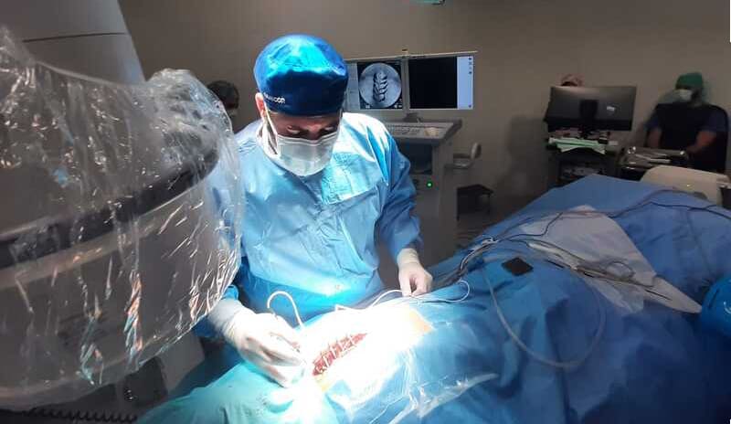 traumatologo Columna Sevilla jose quintana cruz