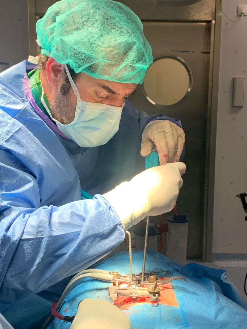 traumatologo Sevilla doctor Jose Quintana